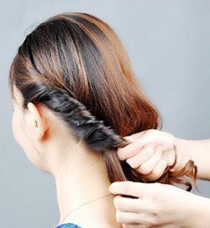 简单韩式盘发图解，夏季简单韩式中长发盘发图解（2款简单韩式盘发教程）