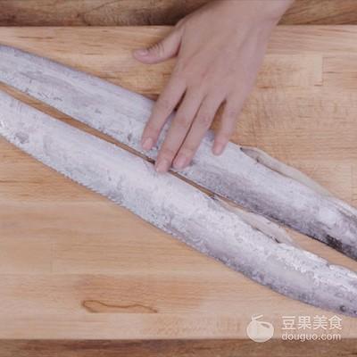 干煎带鱼的做法最好吃又简单，干煎带鱼的做法
