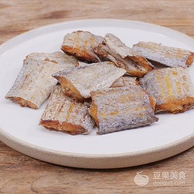 干煎带鱼的做法最好吃又简单，干煎带鱼的做法