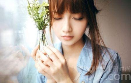 肚脐眼上面疼是什么原因，肚脐上方一寸疼痛是胃还是肠（引起肚子疼的6大重要原因）