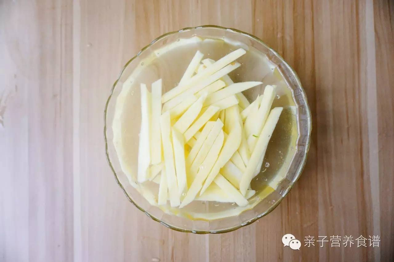一岁宝宝薯条做法 健康辅食烤薯条最简单做法，一岁宝宝薯条做法（这样给宝宝做薯条好吃又健康）