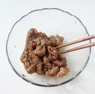 黑椒意面的做法，黑椒牛肉意面的做法步骤（如何做一盘“有滋有味”的经典意面）