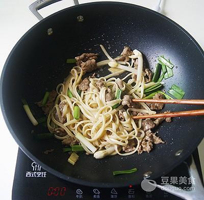 黑椒意面的做法，黑椒牛肉意面的做法步骤（如何做一盘“有滋有味”的经典意面）