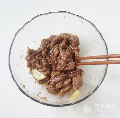 黑椒意面的做法，黑椒牛肉意面的做法步骤（如何做一盘“有滋有味”的经典意面）