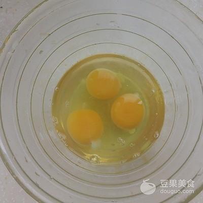 菠菜鸡蛋怎么炒，菠菜和鸡蛋怎么炒好吃（鸡蛋炒菠菜的做法）