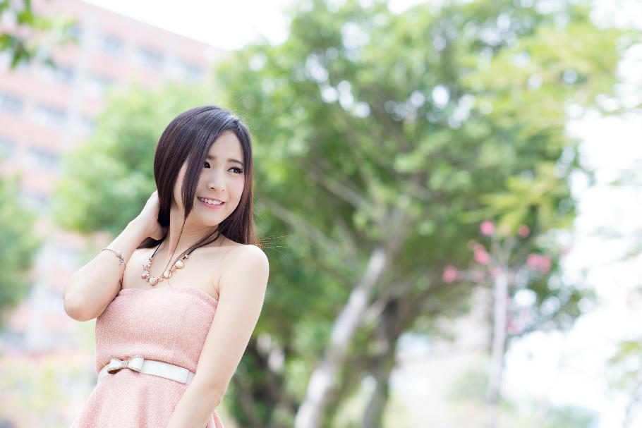 台湾网拍模特 小洁，淘宝兼职模特一天一般多少钱（靓时尚--台大美女孟洁）