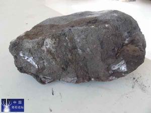 钢琴诗人之称是谁，钢琴诗人是谁的称号（一位站在钢琴键上的爱国诗人——肖邦）