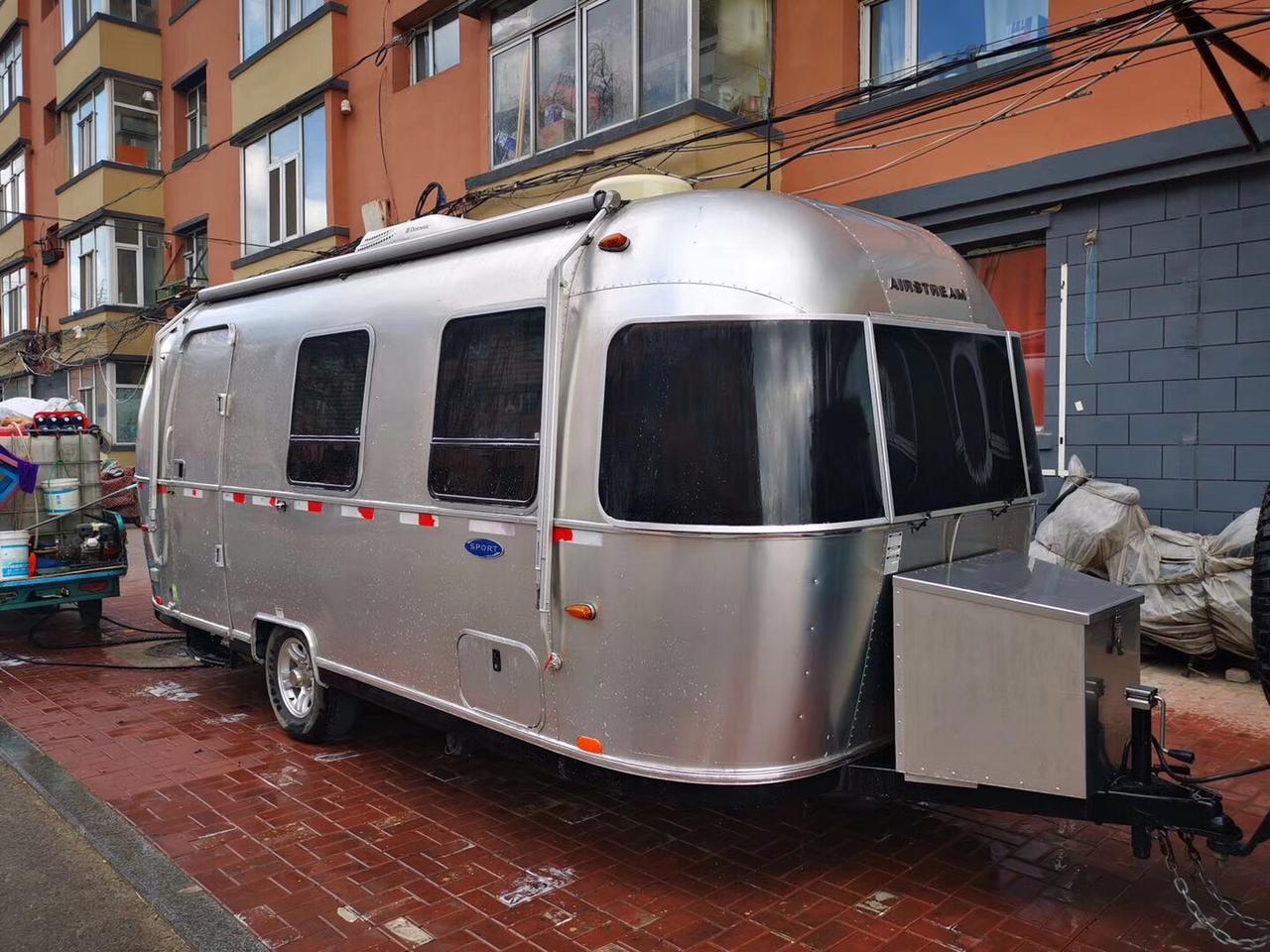 进口清风拖挂式房车1周到我们店全车原版非常新一手车车主非常爱惜