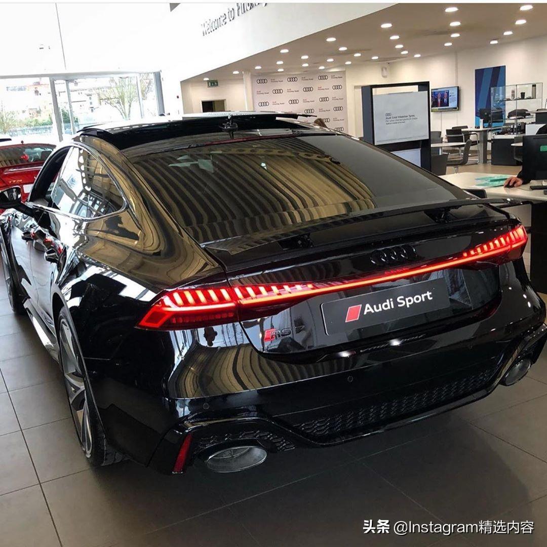 全新奥迪rs7黑武士