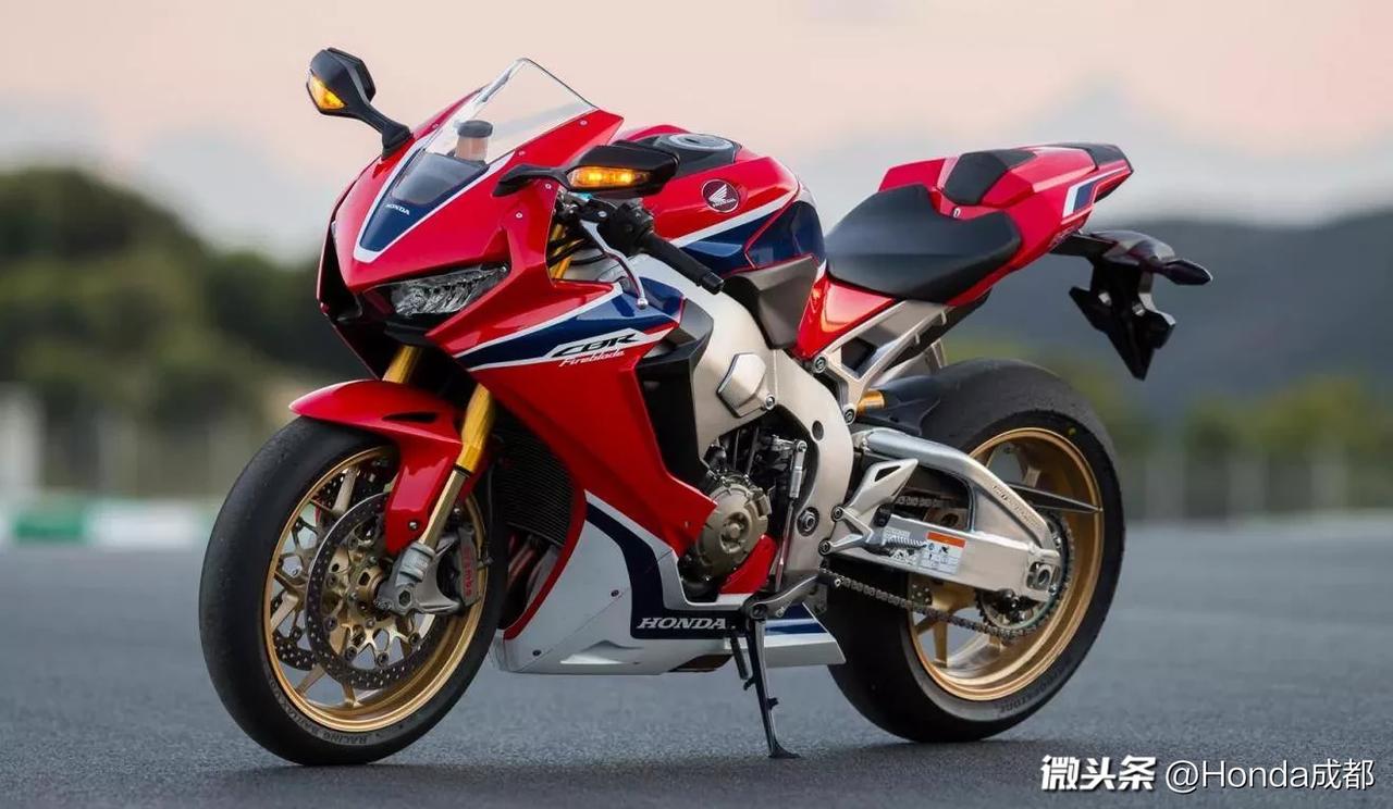 cbr1000rr火刃本田最牛跑車民用版