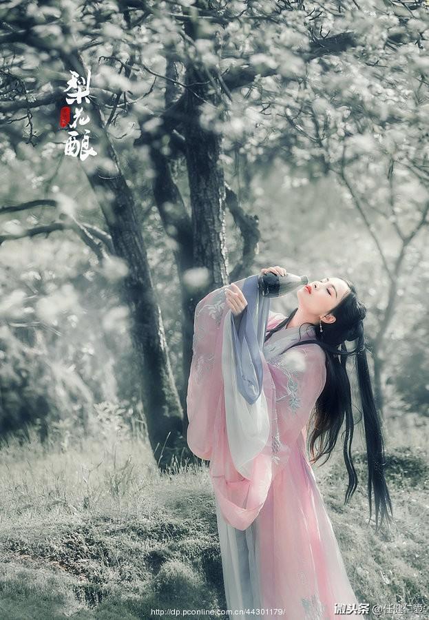 闲摘青花入酒中,酒香浓,花香浓,【长相思/梨花醉酒】2018年04月15日