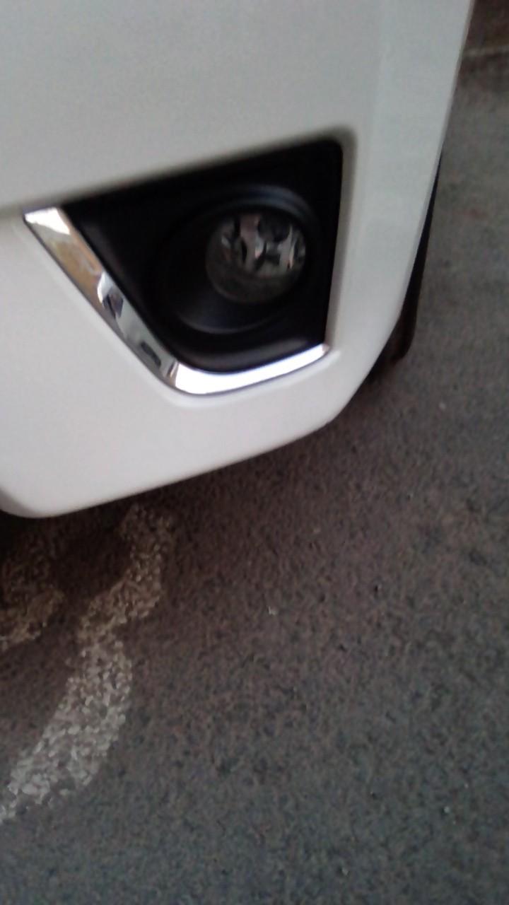 卡罗拉的雾灯区设计的很好,并配有银色边漂亮_卡罗拉车友圈_懂车帝