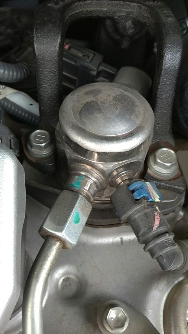 这里是卡罗拉的高压油泵,大家可以看一下_卡罗拉车友圈_懂车帝