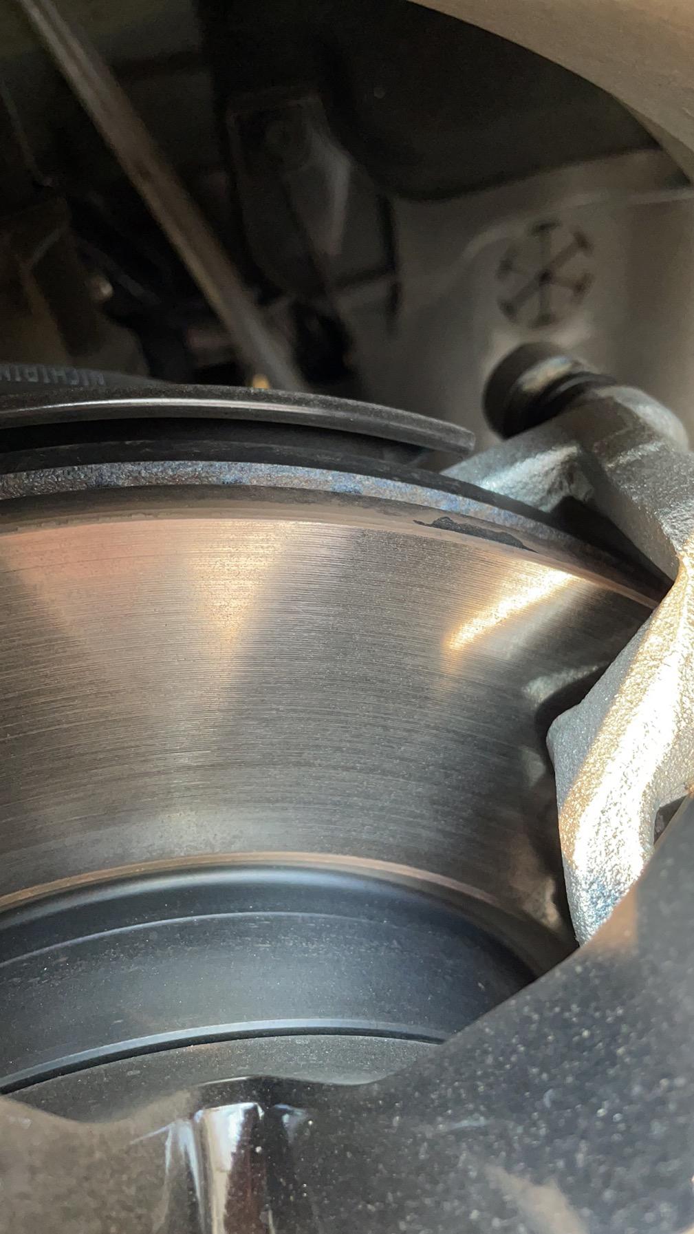 22款雅阁左边刹车盘咋和右边不一样