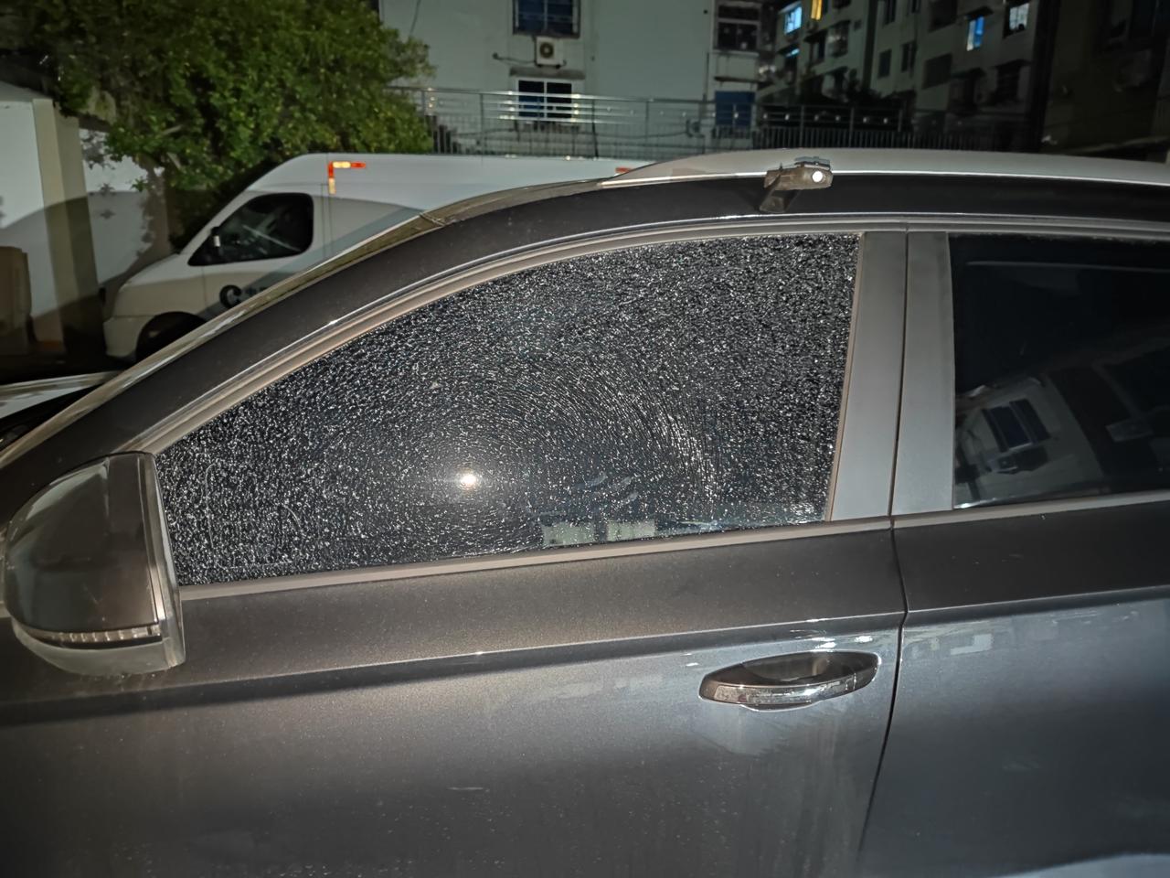 捷达vs5车玻璃碎了