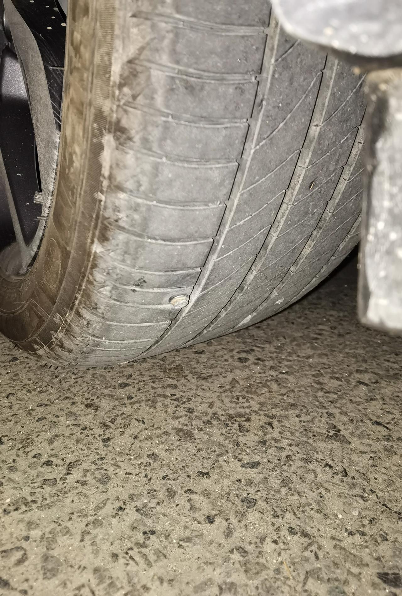 轮胎扎了个钉子_微蓝6 phev车友圈_kwiecien_懂车帝