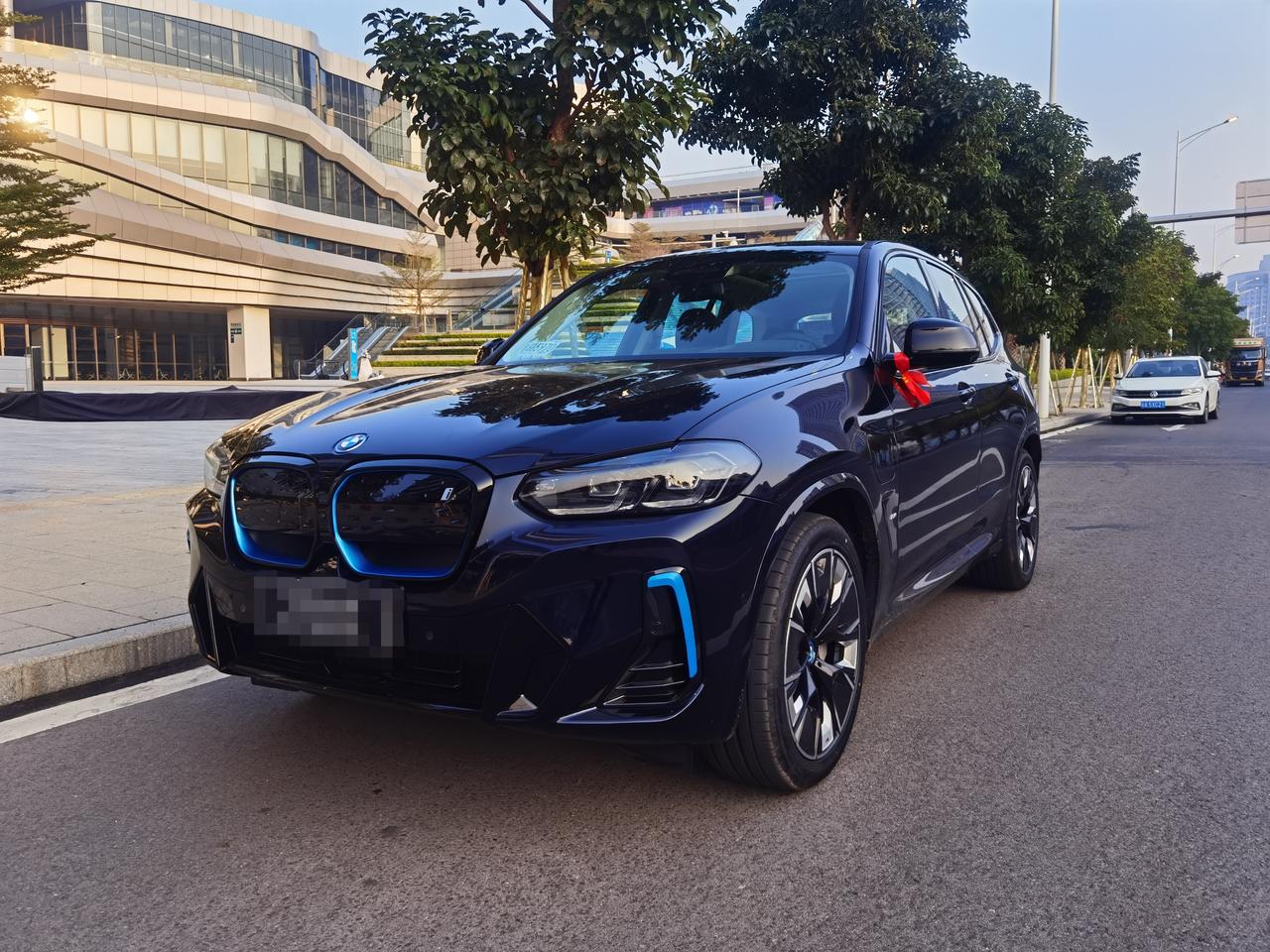 元旦当天已提(中间),在圈里无意发现ix3银辉套装挺好看的