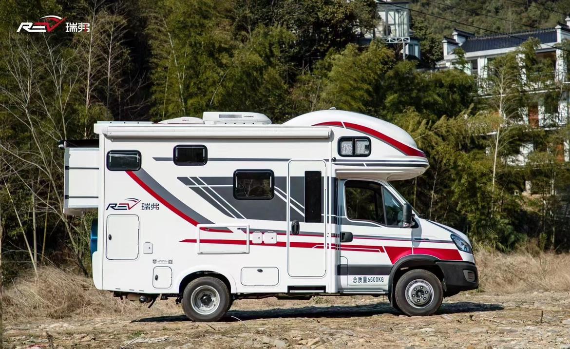 多功能旅居车瑞弗启界r500