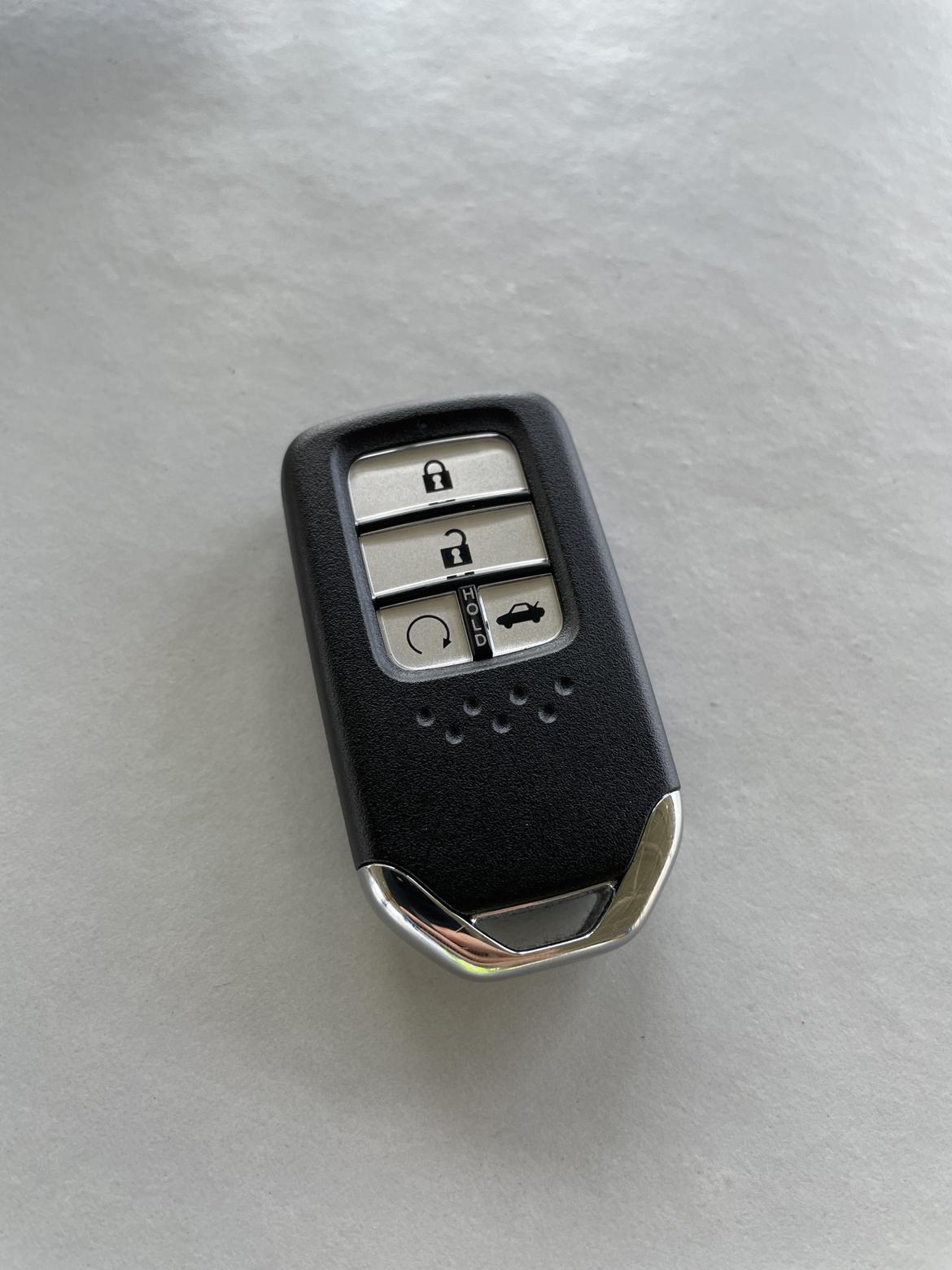 我是雅阁混动锐智版,车钥匙只能降窗不能升窗对吗_雅阁车友圈_懂车帝