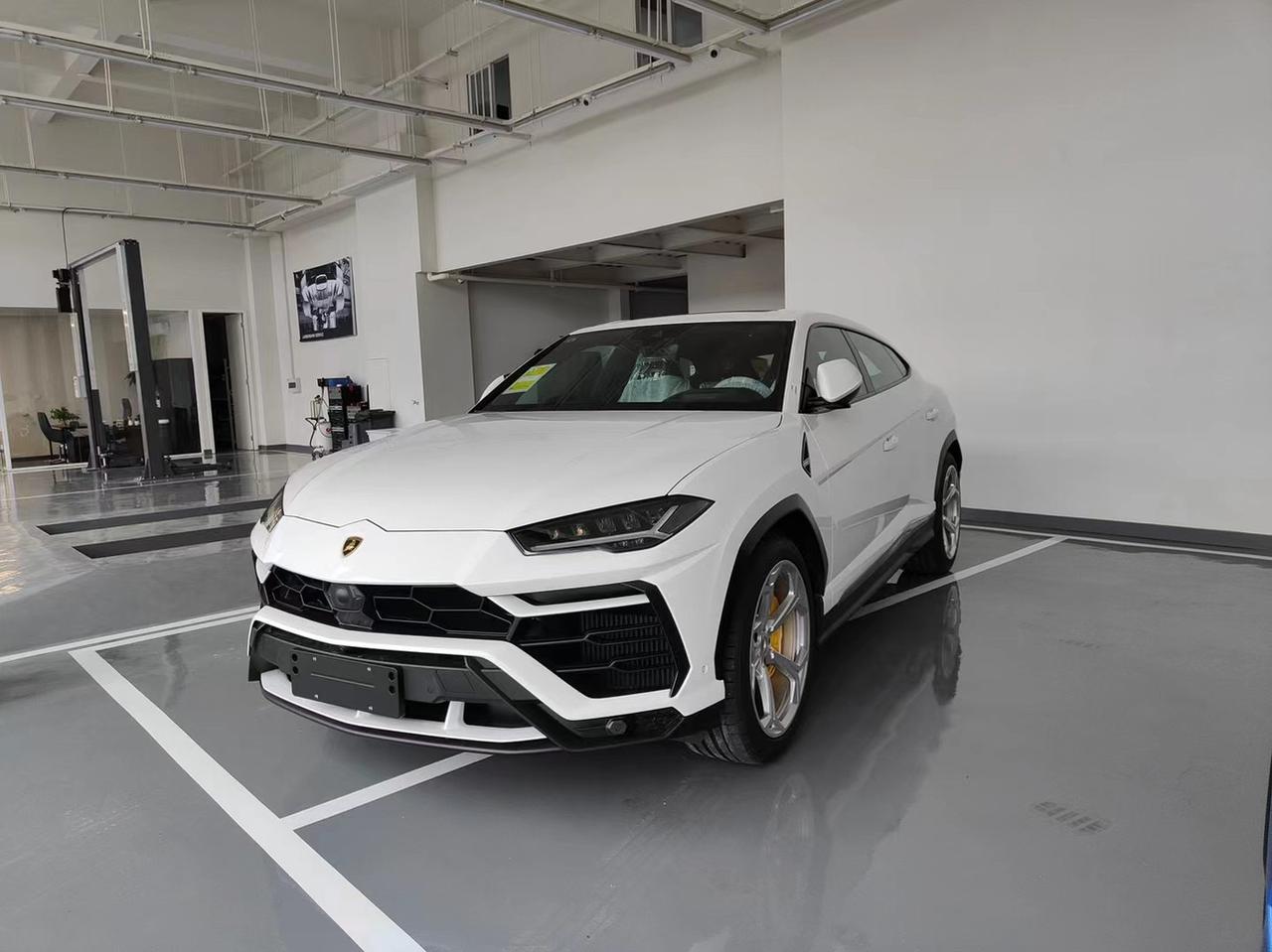 兰博基尼urus 白外白内现车 稀有配色_urus车友圈_懂车帝