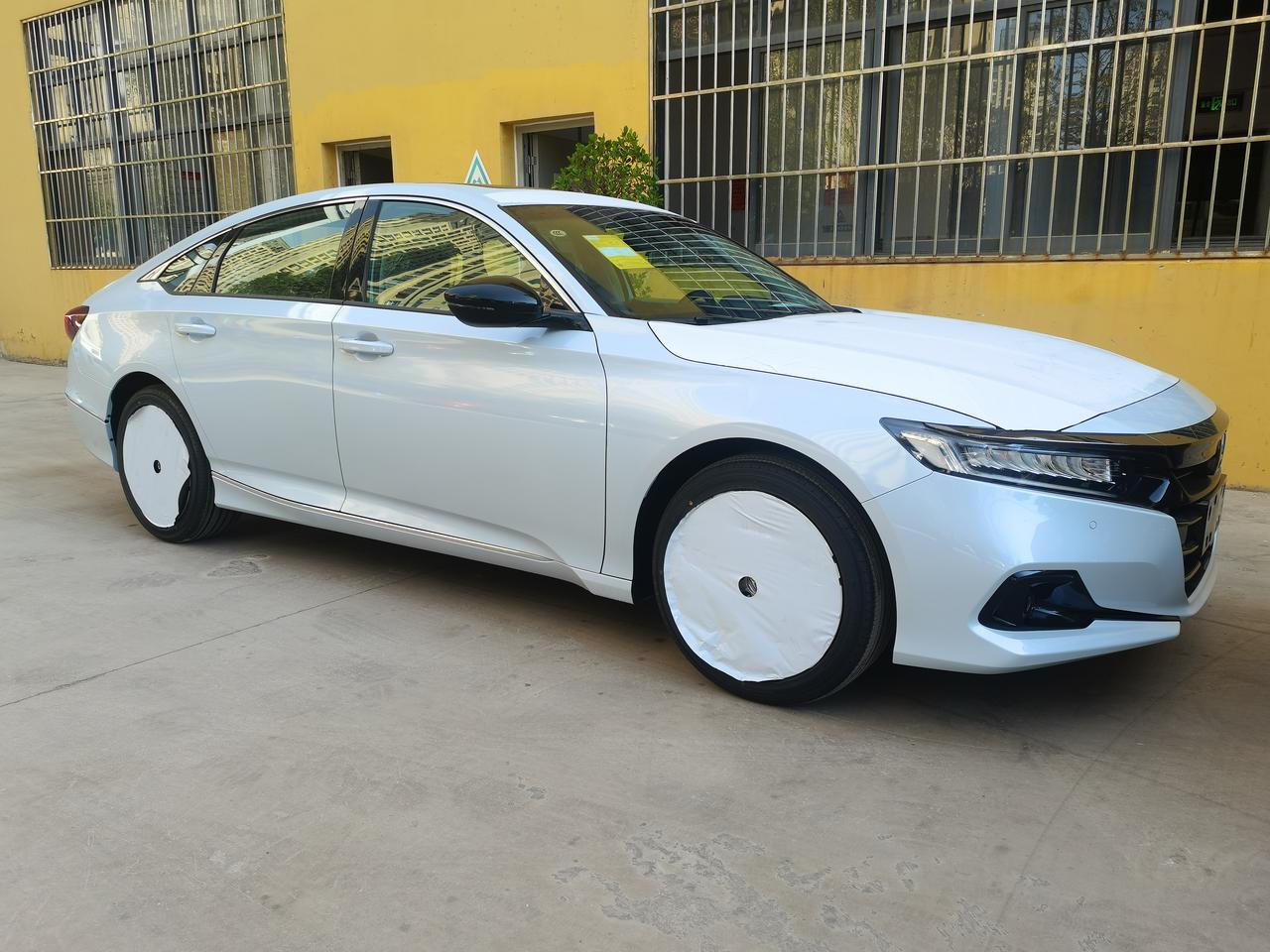 昆明雅阁幻夜尊贵格林兰白提车,全款落地23.1w,哎,订车3