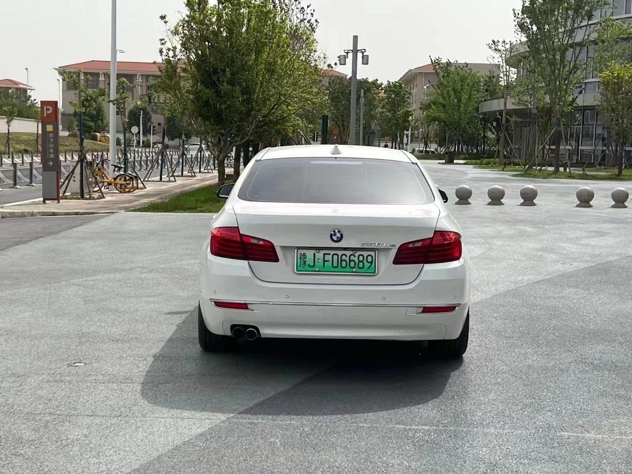 新到2015年宝马530油电混动,绿牌不限号,白外棕内,哈曼