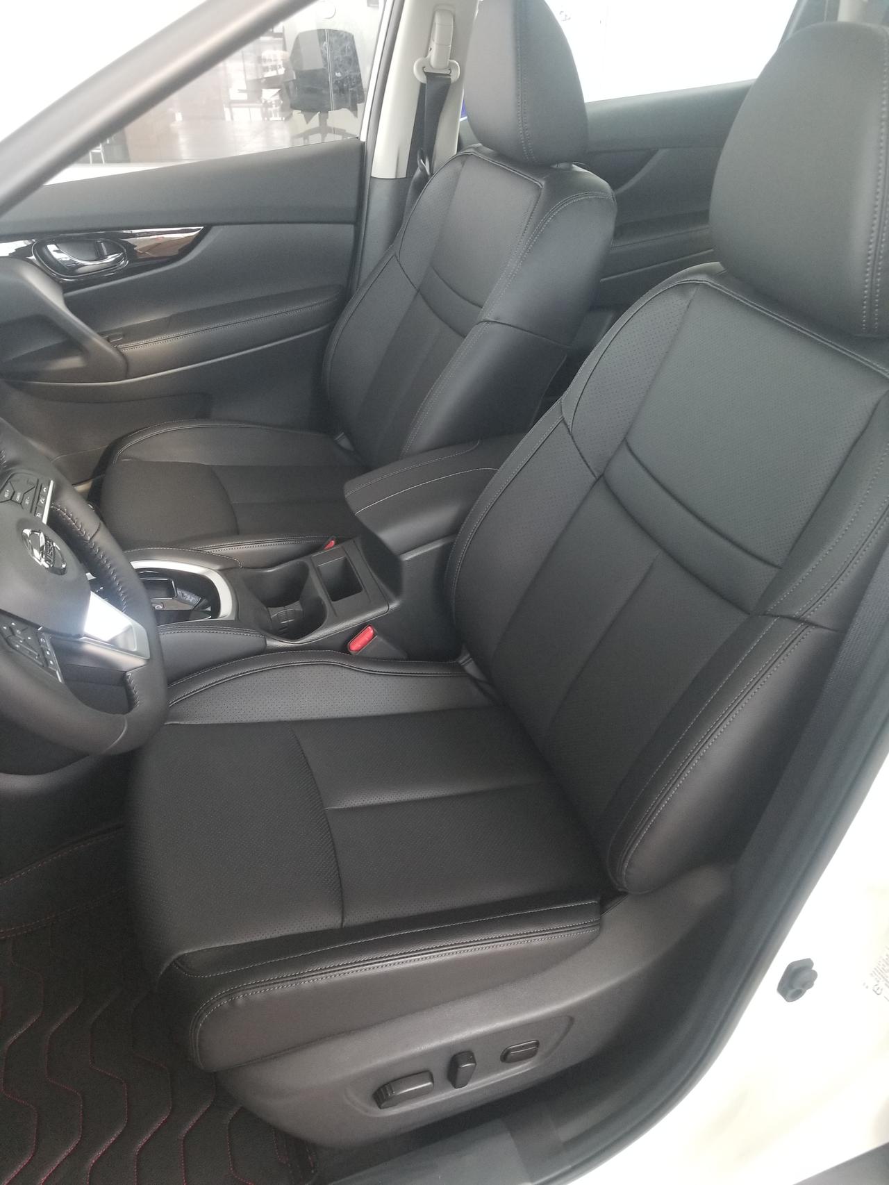 郑州日产奇骏荣耀宇航级零重力真皮座椅传说中的大沙发