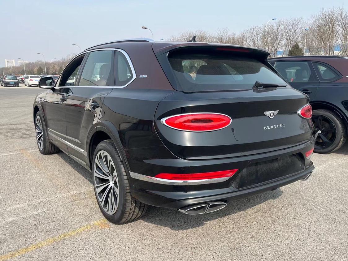 21款宾利添越v8首发限量版