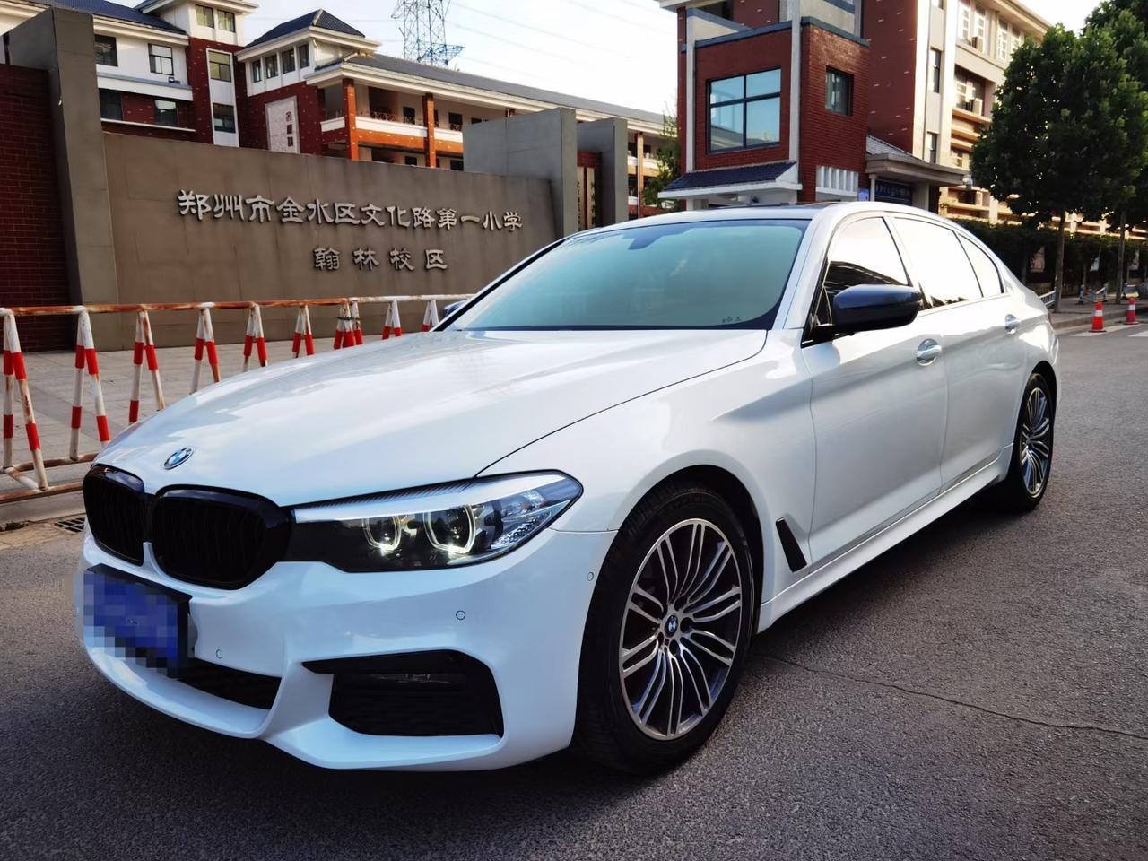 19年19款宝马525li,2.0tm运动套,国六!座椅加热