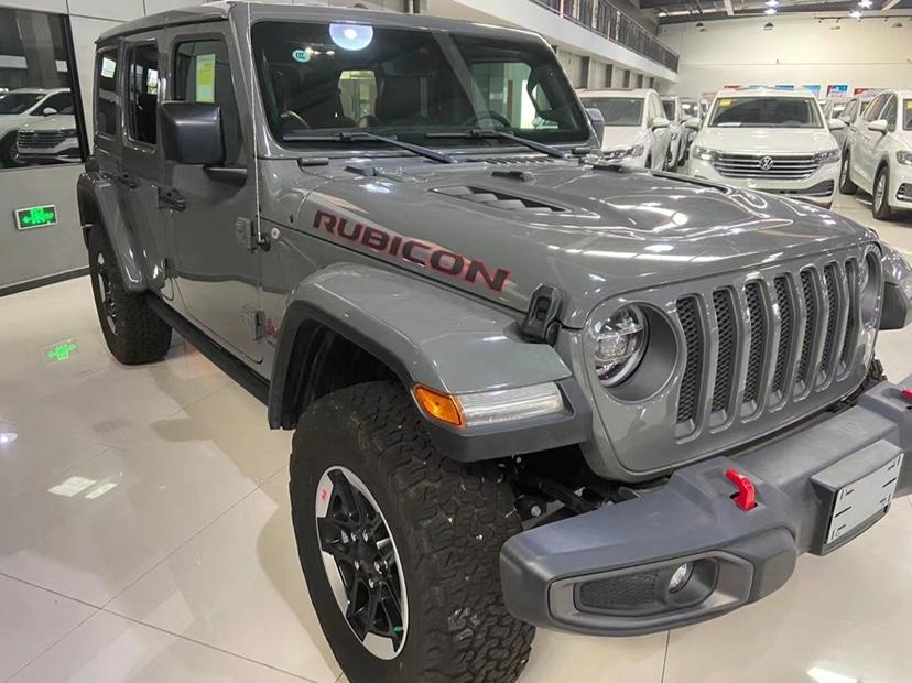 配置:2021款牧马人罗宾汉四门硬顶 颜色:水泥灰/黑选配