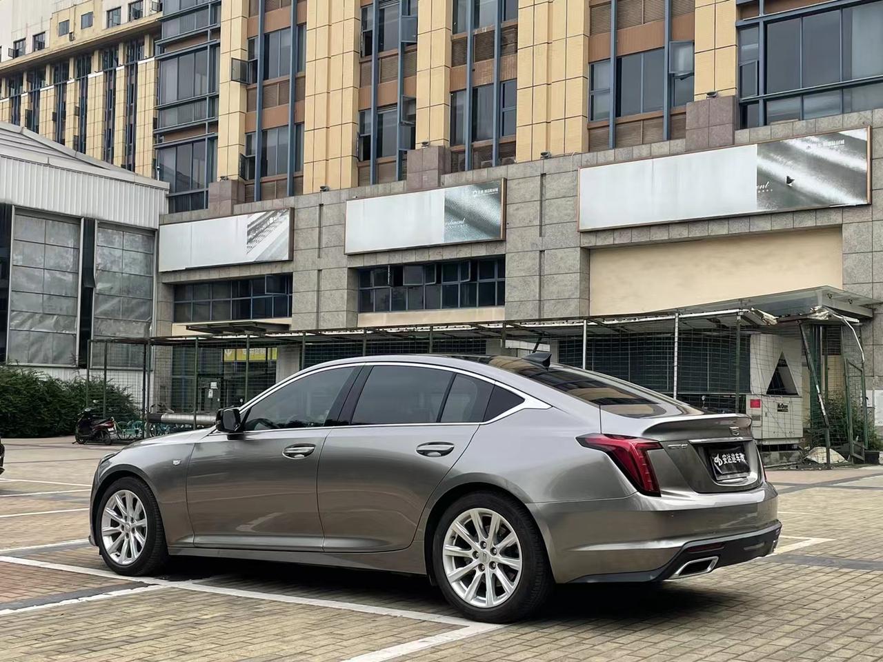 凯迪拉克ct5车身改色贴膜液态金属银