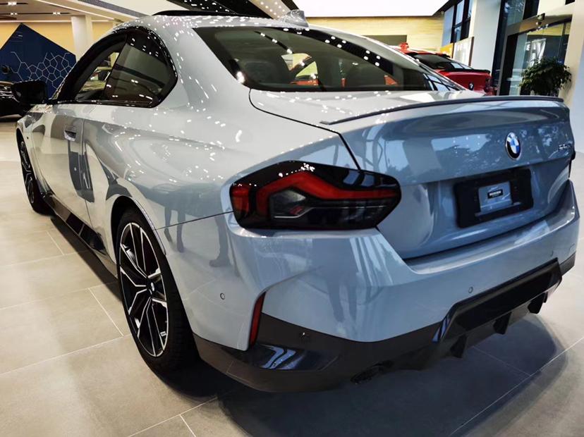 宝马225i双门耀夜