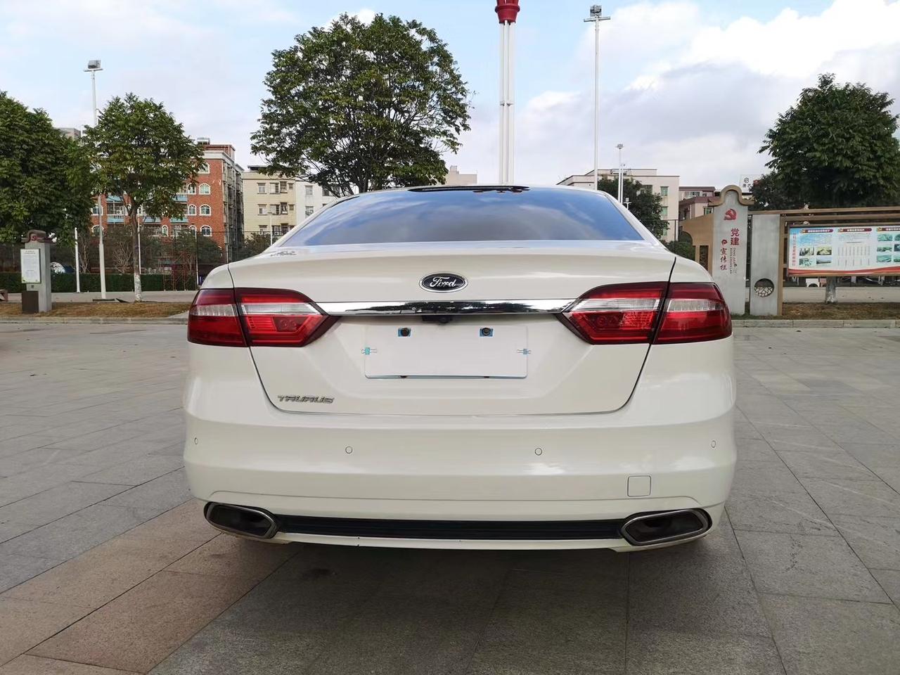 新到〔色〕[色〕17款福特金牛座,自动扭旋挡2.0t旗舰版