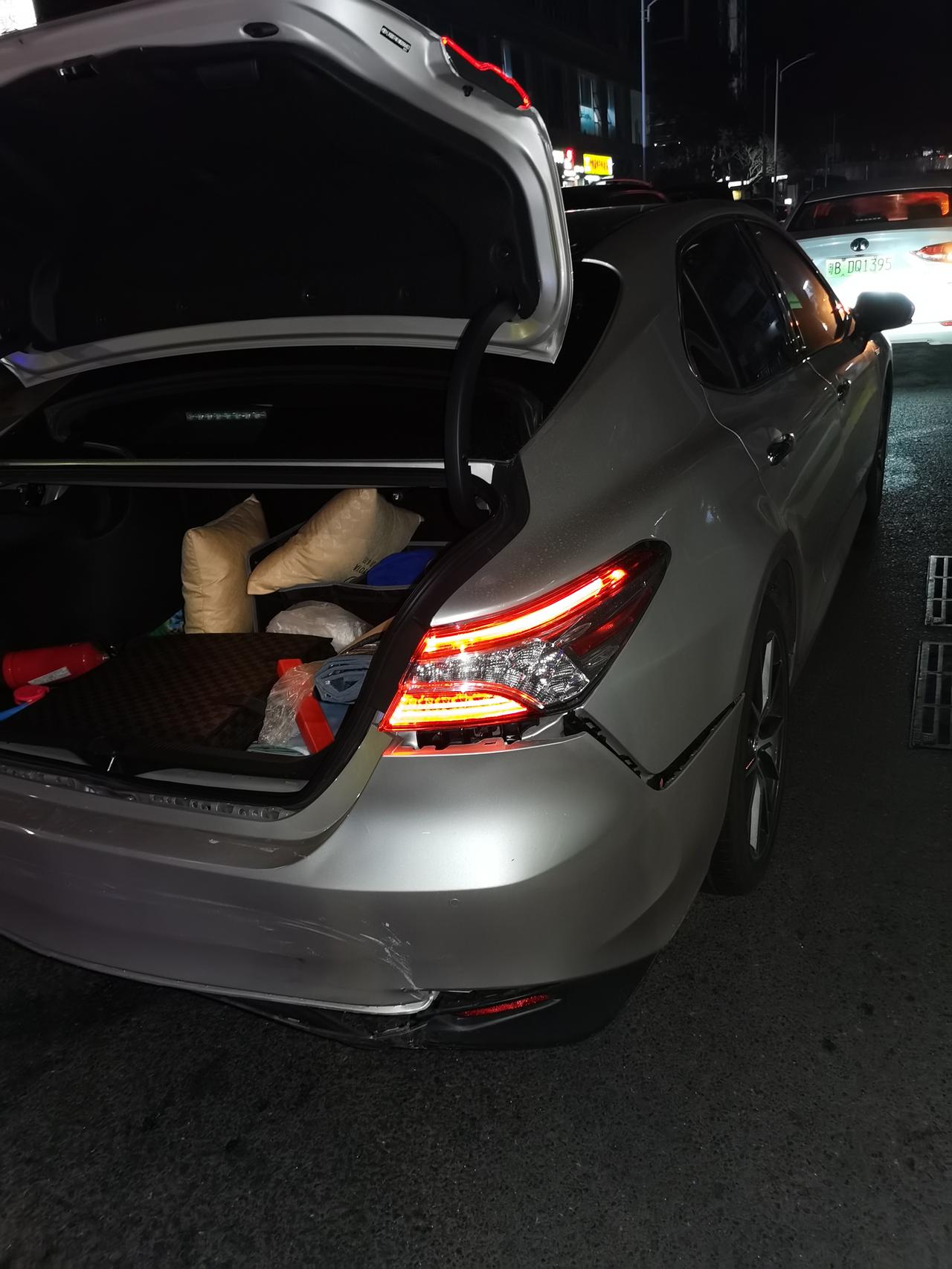 凯美瑞首血被追尾