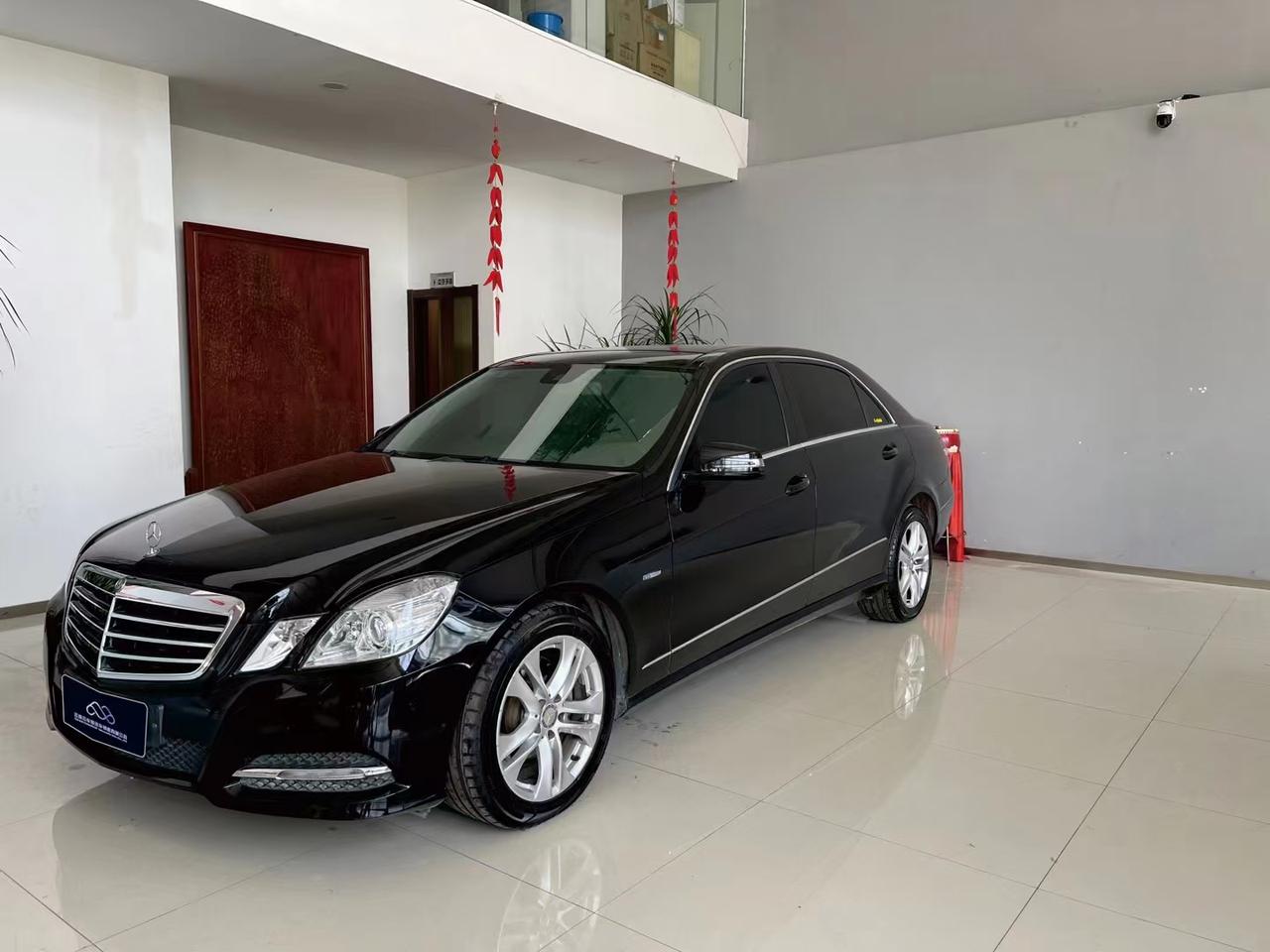 12年奔驰e260l时尚型