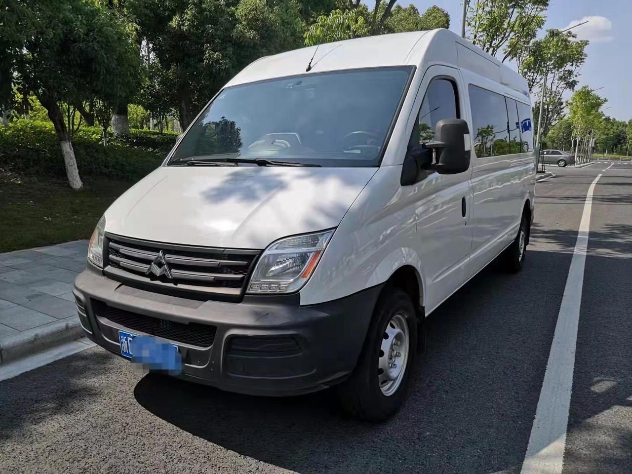 上汽大通v80加长版柴油25t