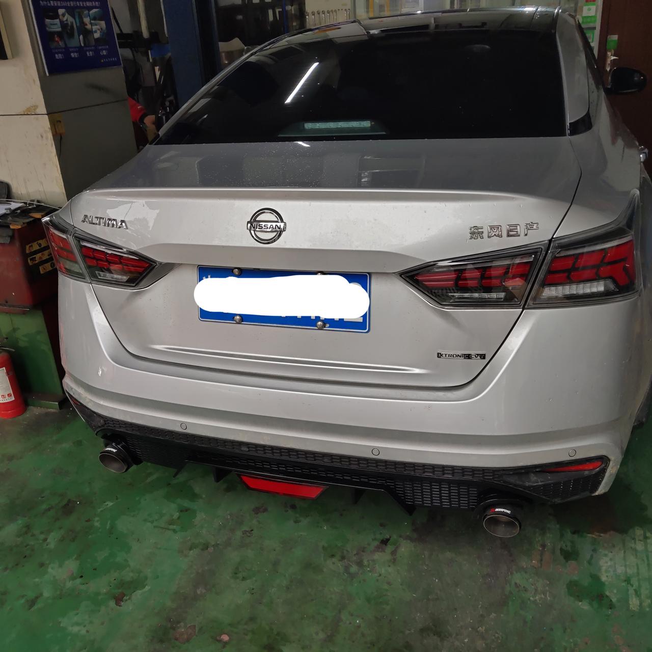 天籁改装尾灯后唇领航灯