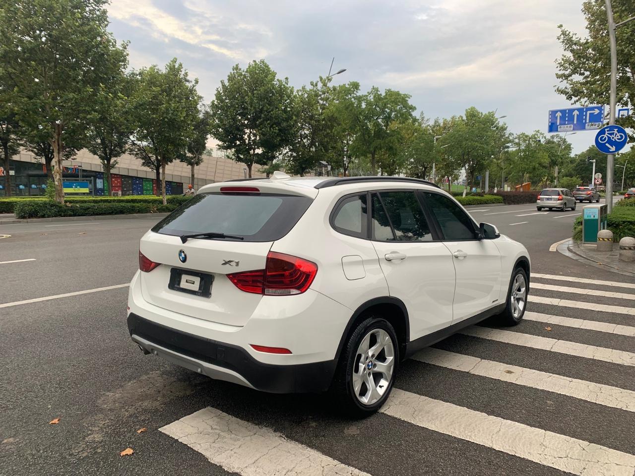 13年宝马x120t手自一体进口