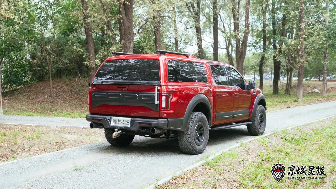 福特新猛禽宝石红经典掠夺者外观,旅行版穿越案例分享,前竞技杠