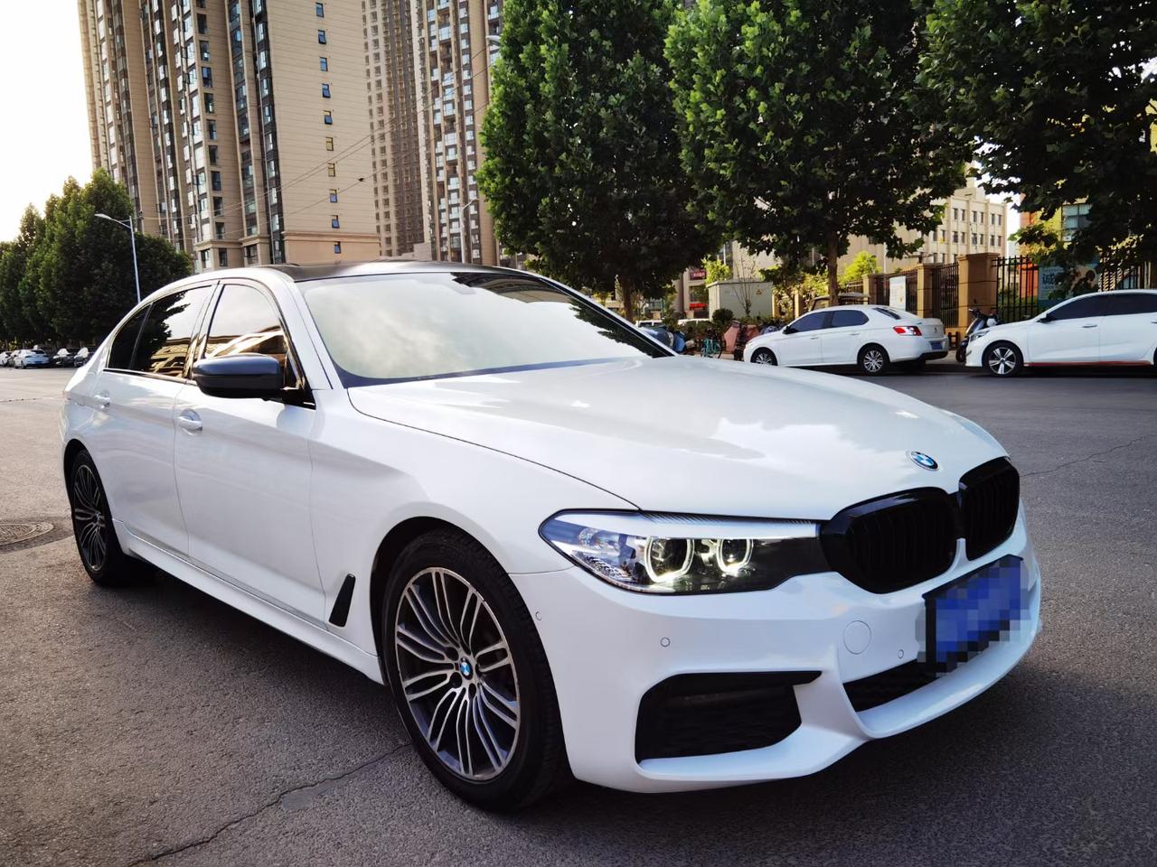 19年19款宝马525li,2.0tm运动套,国六!座椅加热