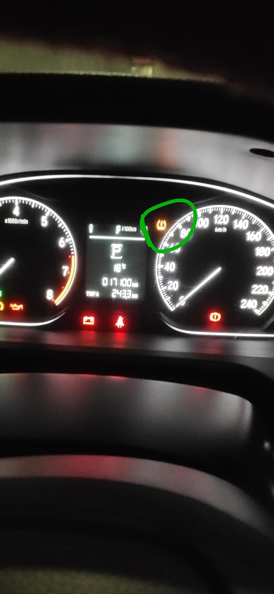 胎压故障灯怎么消除已更换轮胎指示灯一直亮