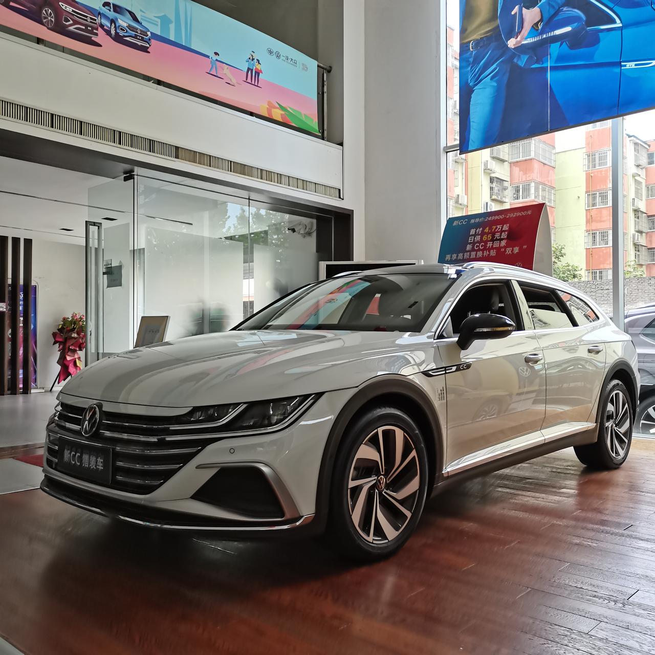 cc380猎心版4s店的展车值得买吗