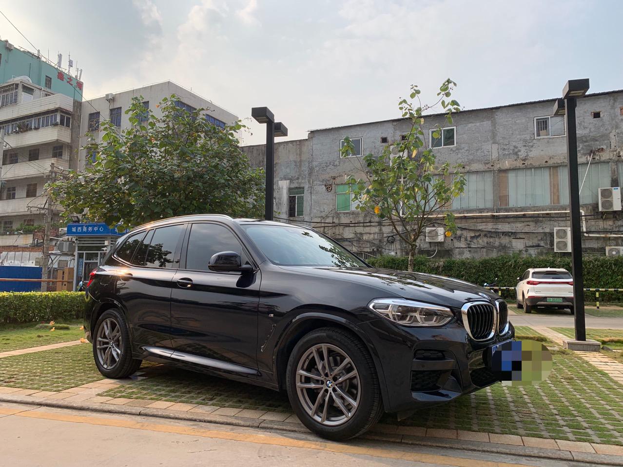 出宝马炭黑19款x3运动m28i