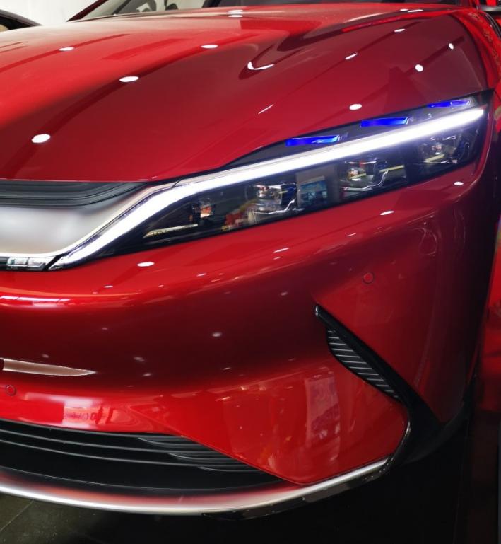 汉ev的这款大灯不错