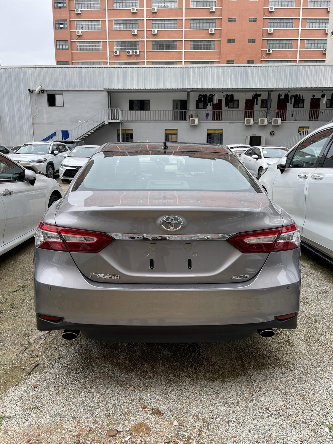 21款丰田凯美瑞2.5g豪华版钛辉银,用过10天的感受:外观