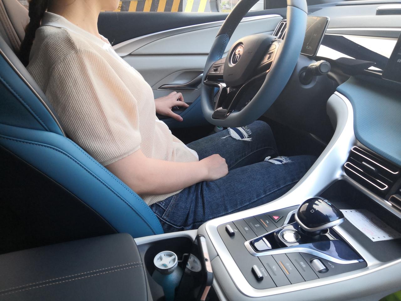 女司机哪天能独自开车