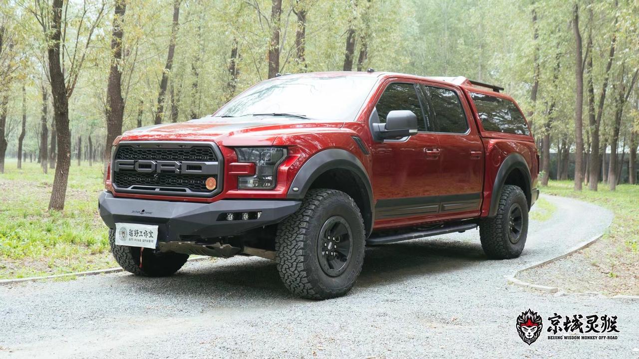 福特新猛禽宝石红经典掠夺者外观,旅行版穿越案例分享,前竞技杠