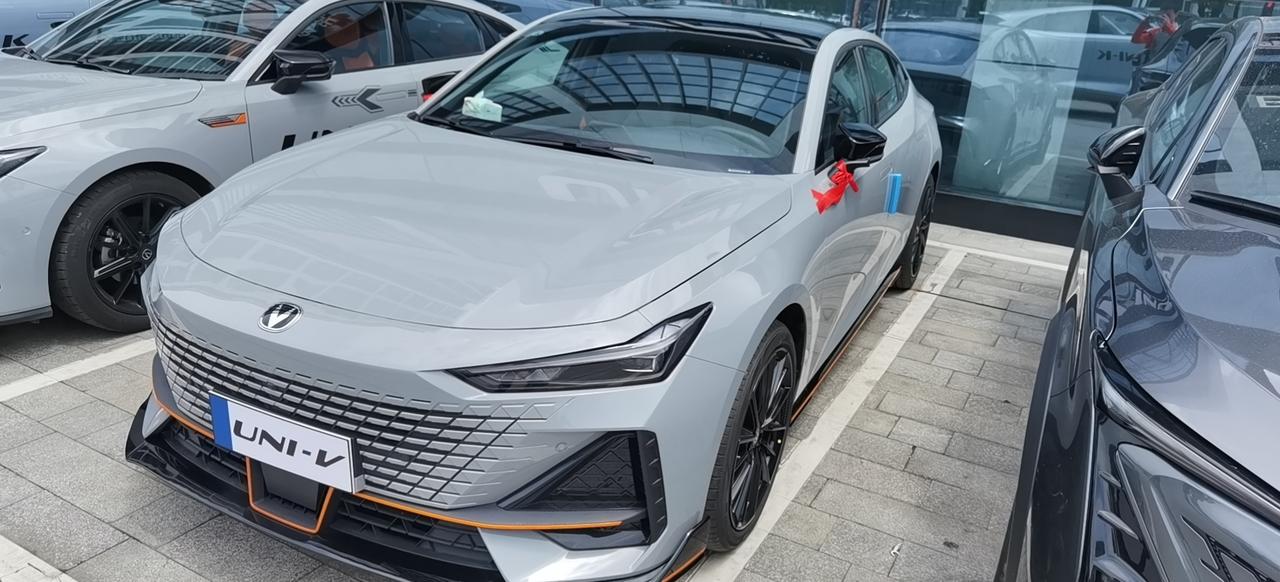 喜提运动版原子灰,坐标湖南常德找个车友群_长安uni-v车友圈_懂车帝