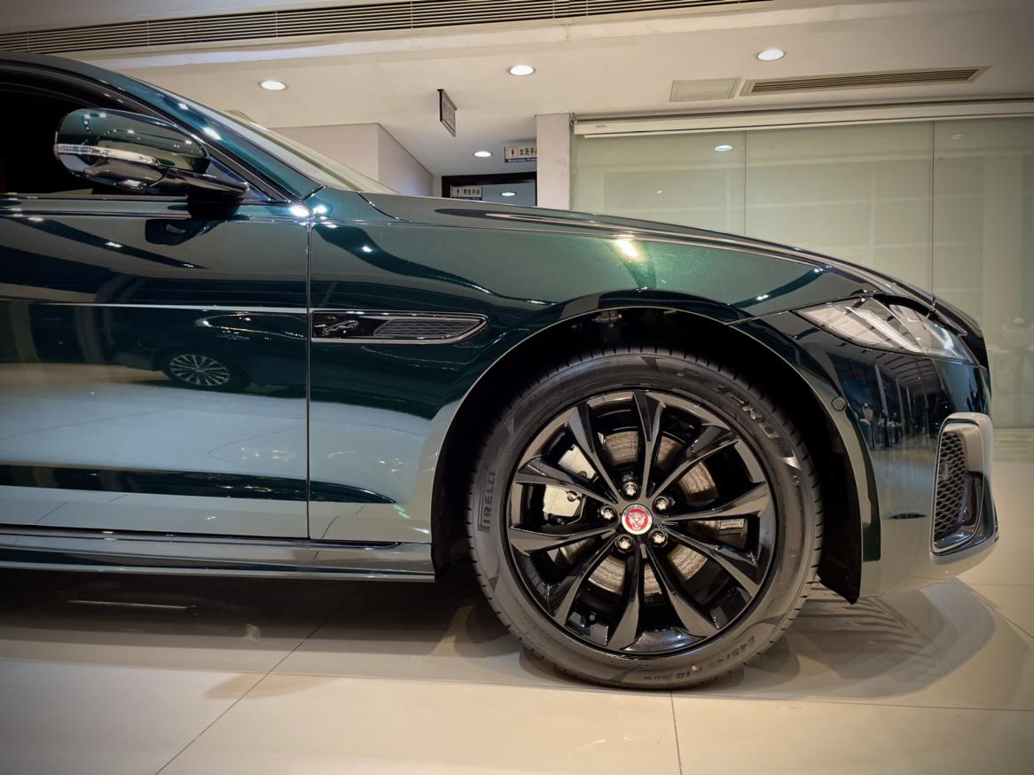 捷豹xfl曜黑运动版