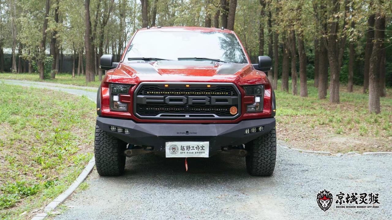 福特新猛禽宝石红经典掠夺者外观,旅行版穿越案例分享,前竞技杠